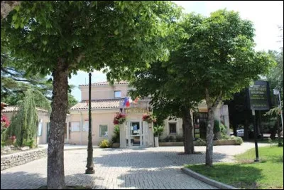 Je vous emm&egrave;ne en r&eacute;gion P.A.C.A., &agrave; Plan-d'Aups-Sainte-Baume. Ville de l'arrondissement de Brignoles, elle se situe dans le d&eacute;partement ..