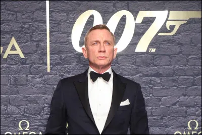 Pour quel service de renseignement James Bond travaille-t-il ?