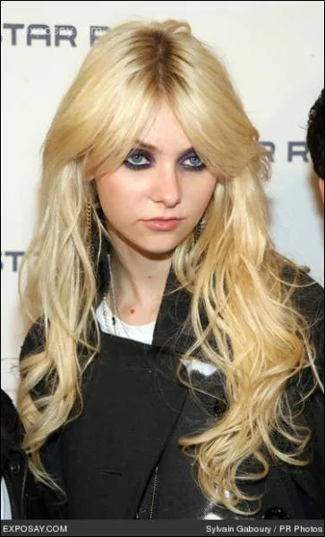 Qui est cette adolescente rebelle ?