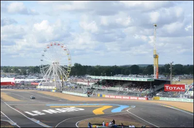 Le Grand Prix de France se dispute sur le circuit Bugatti du Mans.