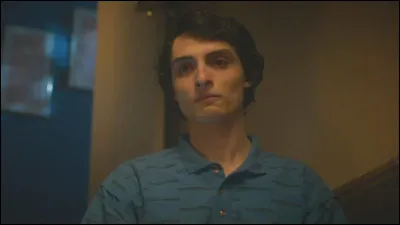 Qui r&eacute;p&egrave;te &agrave; deux reprises "Goodbye Mike" ?"Au revoir, Mike"