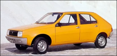 Quel est le num&eacute;ro de cette Renault compar&eacute;e &agrave; une poire ?