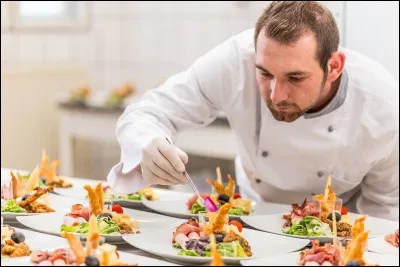 Quand le chef &eacute;labore, il...