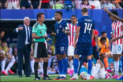 La France passe en quarts de finale apr&egrave;s avoir gagn&eacute; 1-0 contre le Paraguay en huiti&egrave;mes, dans un match ayant beaucoup fait r&eacute;agir. Pourquoi ?