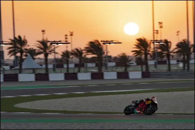 Le Grand Prix du Qatar est le seul &agrave; &ecirc;tre disput&eacute; de nuit.