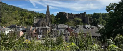 Quelle ville belge est c&eacute;l&egrave;bre pour son autel des fr&egrave;res Van Eyck ?