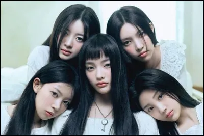 Qui est la main vocalist dans Illit ?