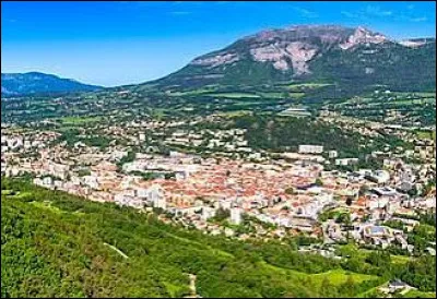 Quelle est la pr&eacute;fecture des Hautes-Alpes ?