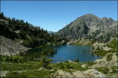 Quel est le nom de ce parc situ&eacute; &agrave; cheval entre les d&eacute;partements des Alpes-Maritimes et des Alpes-de-Haute-Provence ?