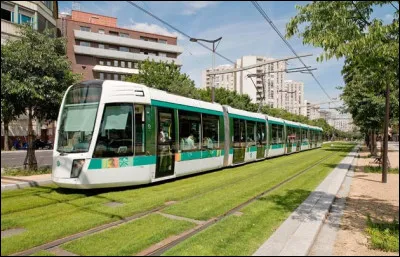 Pourquoi les villes encouragent-elles parfois les habitants &agrave; utiliser les transports en commun pendant les canicules ?