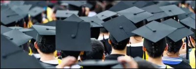 Grades, dipl&ocirc;mes et titres obtenus apr&egrave;s avoir franchi des &eacute;chelons...