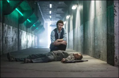 Lorsque Tris retrouve son fr&egrave;re Caleb, celui-ci fait un choix important. Quelle est sa d&eacute;cision ?