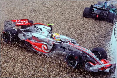 Le premier championnat du monde de Lewis Hamilton s'est jou&eacute; dans le dernier virage de la derni&egrave;re course.