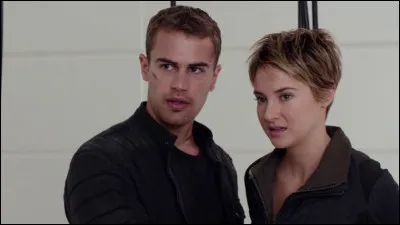 Quelle d&eacute;cision Tobias prend-il apr&egrave;s avoir d&eacute;couvert les v&eacute;ritables intentions de sa m&egrave;re, Evelyn ?