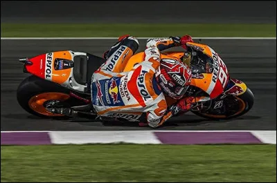 Le Grand Prix du Qatar est traditionnellement disput&eacute; de nuit.