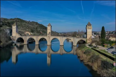 La rivi&egrave;re nomm&eacute;e Olt/Lot eut un r&ocirc;le &eacute;conomique majeur au Moyen &Acirc;ge.