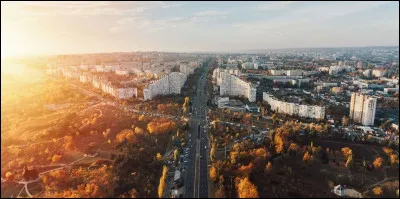 Quel pays d'Europe a pour capitale Chişinău ?