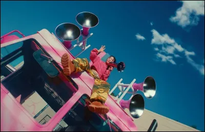 Trouve le nom du MV :