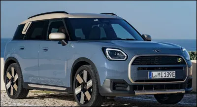 Quel est le nom de ce SUV, produit par le constructeur Mini ?