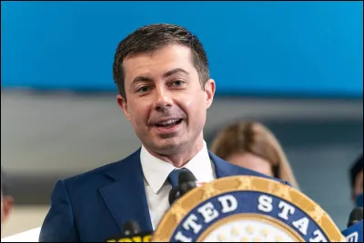 Pete Buttigieg est :