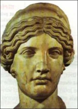 Dans la mythologie romaine elle est la reine des dieux et la reine du ciel. Qui est-ce ?