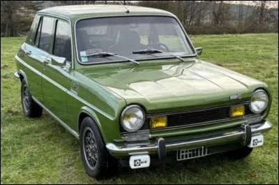 Cette auto fran&ccedil;aise &agrave; 5 portes &eacute;tait assez r&eacute;pandue dans les ann&eacute;es 70. C'est...