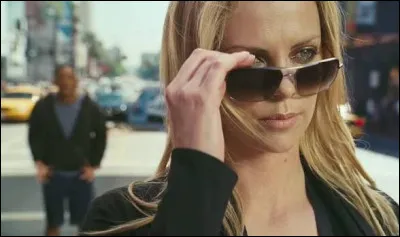 Dans le film "Hancock", quelle actrice teint le r&ocirc;le principal f&eacute;minin aux c&ocirc;t&eacute;s de Will Smith ?