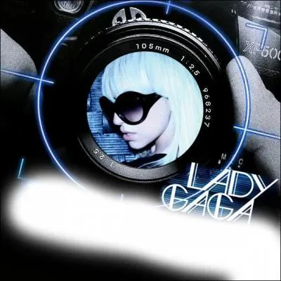 Cette couverture est-elle tire du single 'Paparazzi' ?