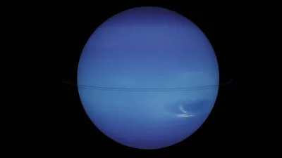Neptune est la plan&egrave;te la plus &eacute;loign&eacute;e du Soleil. Cette plan&egrave;te a &eacute;t&eacute; la 1re plan&egrave;te du Syst&egrave;me solaire (et objet c&eacute;leste) a avoir &eacute;t&eacute; :