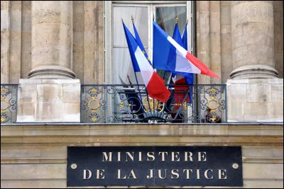 &Agrave; quel ministre de la Justice doit-on l'abolition de la peine de mort ?