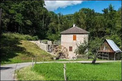 Village Ari&eacute;geois, dans le Couserans, Sentenac-d'Oust se situe dans l'ancienne r&eacute;gion ...