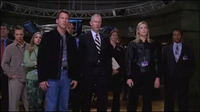 Quel acteur de la s&eacute;rie "Desperate Housewives" tient le r&ocirc;le principal dans la s&eacute;rie "Agence Matrix" ?
