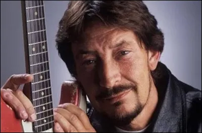 Qui est ce musicien britannique dont l'un des albums s'intitule ''Auberge'' ?