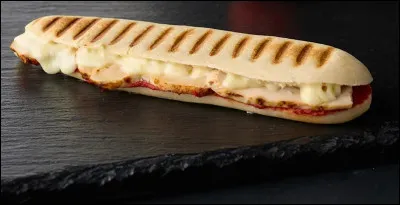 Quel sandwich italien est pr&eacute;par&eacute; dans un pain rond souvent garni de charcuterie et de fromage ?