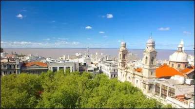 Quel pays a pour capitale la ville de Montevideo ?
