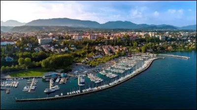 Quelle ville se situe dans le d&eacute;partement de la Haute-Savoie ?