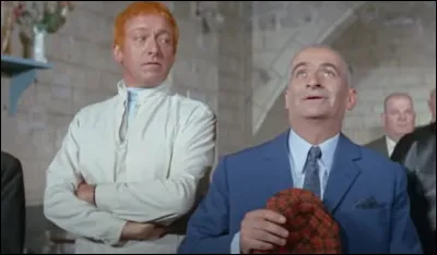 La com&eacute;die &laquo; Le Petit Baigneur &raquo; (1968) pr&eacute;sente Louis de Fun&egrave;s sous les traits de Louis-Philippe Fourchaume, un patron au caract&egrave;re explosif. Quel &eacute;v&eacute;nement menace son autorit&eacute; dans l&rsquo;entreprise ?