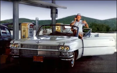 Une simple voiture peut parfois cacher de lourds secrets&hellip; Dans "Le Corniaud", Antoine Mar&eacute;chal accepte de conduire une superbe Cadillac jusqu'en Italie, sans imaginer une seule seconde ce qu'elle renferme. Que transportait r&eacute;ellement le v&eacute;hicule ?
