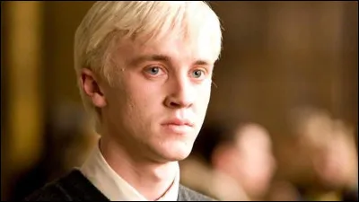 6 : Drago MalefoyQuelle est sa mission que Voldemort lui a confi&eacute;e en sixi&egrave;me ann&eacute;e ?