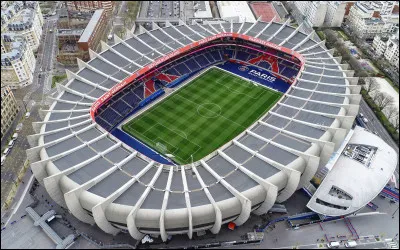 ''Le Parc des Princes'' est le stade h&ocirc;te de quelle &eacute;quipe de football ?