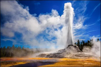 Quel est le nom de ce parc am&eacute;ricain qui poss&egrave;de la plus forte concentration mondiale de geysers ?