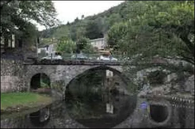 Nous partons dans les C&eacute;vennes, aux Plantiers. Village d'Occitanie, dans l'arrondissement du Vigan, il se situe dans le d&eacute;partement ...