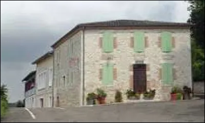 Petit village de 50 habitants, dans l'ancienne r&eacute;gion Midi-Pyr&eacute;n&eacute;es, Cumont se situe dans le d&eacute;partement ...