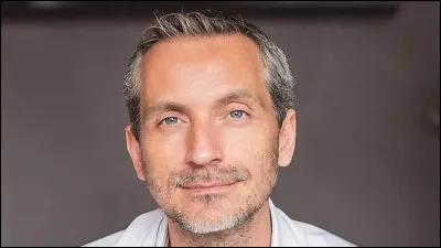 Qui est cet &eacute;crivain &eacute;crivain fran&ccedil;ais, ancien capitaine de police judiciaire, auteur du thriller ''Dans les brumes de Capelans'' ?