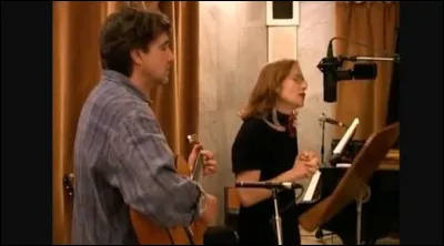 En 2000, avec quelle actrice Jean-Louis Murat enregistre-t-il un album intitul&eacute; "Madame Deshouli&egrave;res" ?