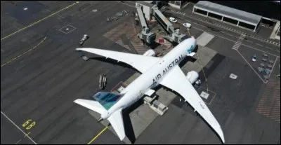 Pourquoi Air Austral est-elle consid&eacute;r&eacute;e comme une compagnie strat&eacute;gique pour La R&eacute;union ?