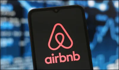 Que permet principalement Airbnb ?