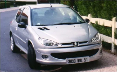 Quelle est la puissance r&eacute;elle de ce cette Peugeot 206 GT 16 S de 1999 dont la vitesse de pointe est de 210 Km/h ?