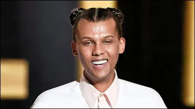 Dans "Sant&eacute;" de Stromae, qui passe la f&ecirc;te aux toilettes ?