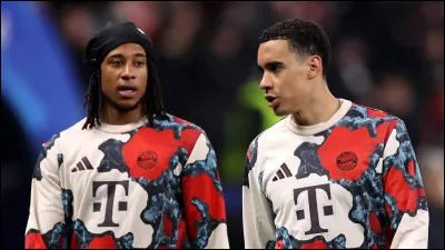 Quel joueur allemand du Bayern &eacute;volue &eacute;galement dans le secteur offensif avec Olise ?